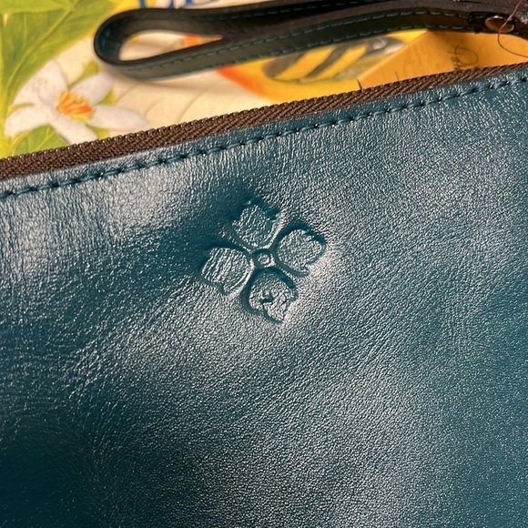 Brand New Patricia Nash Genuine Tooled Leather Blue Coral Cassini Wristlet - Picture 10 of 15